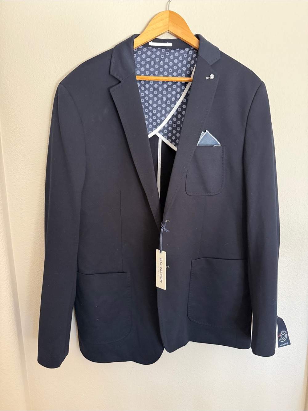 Men's Navy Sport Coat with Contrast Pocket Square